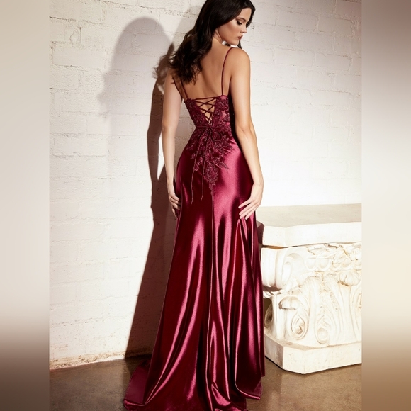 Long black, green,burgundy, gold lace,beaded,satin fitted gown - Picture 7 of 8
